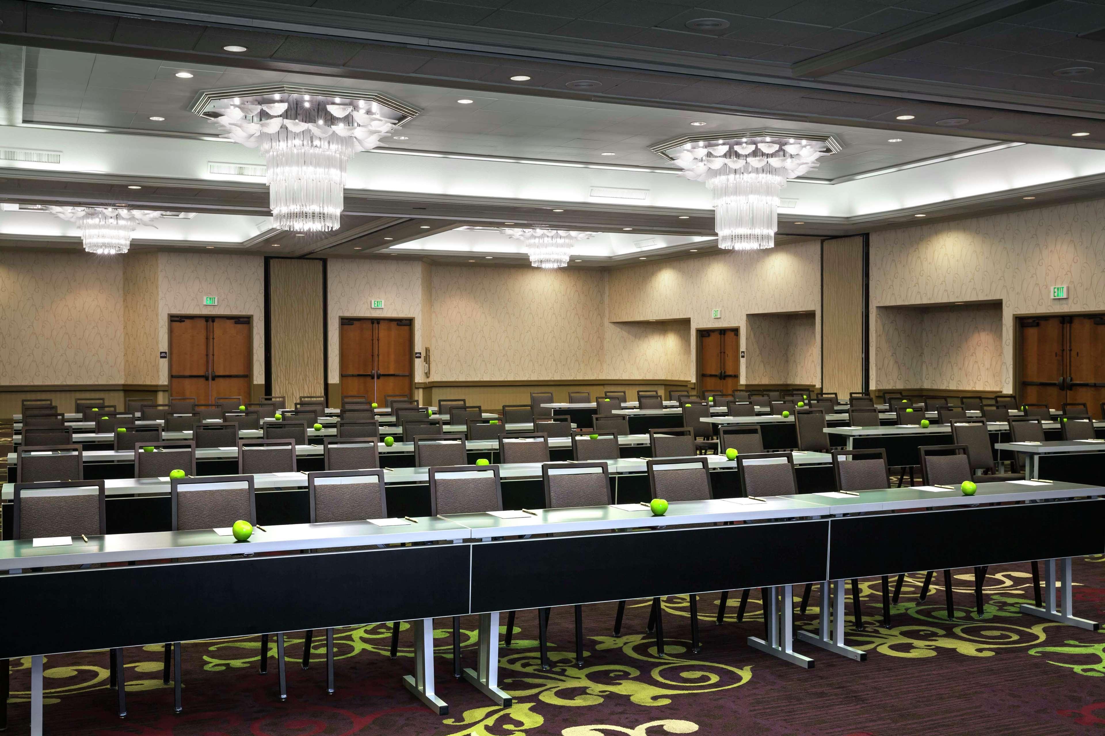 Doubletree By Hilton Sonoma Wine Country Hotel Rohnert Park Exterior photo
