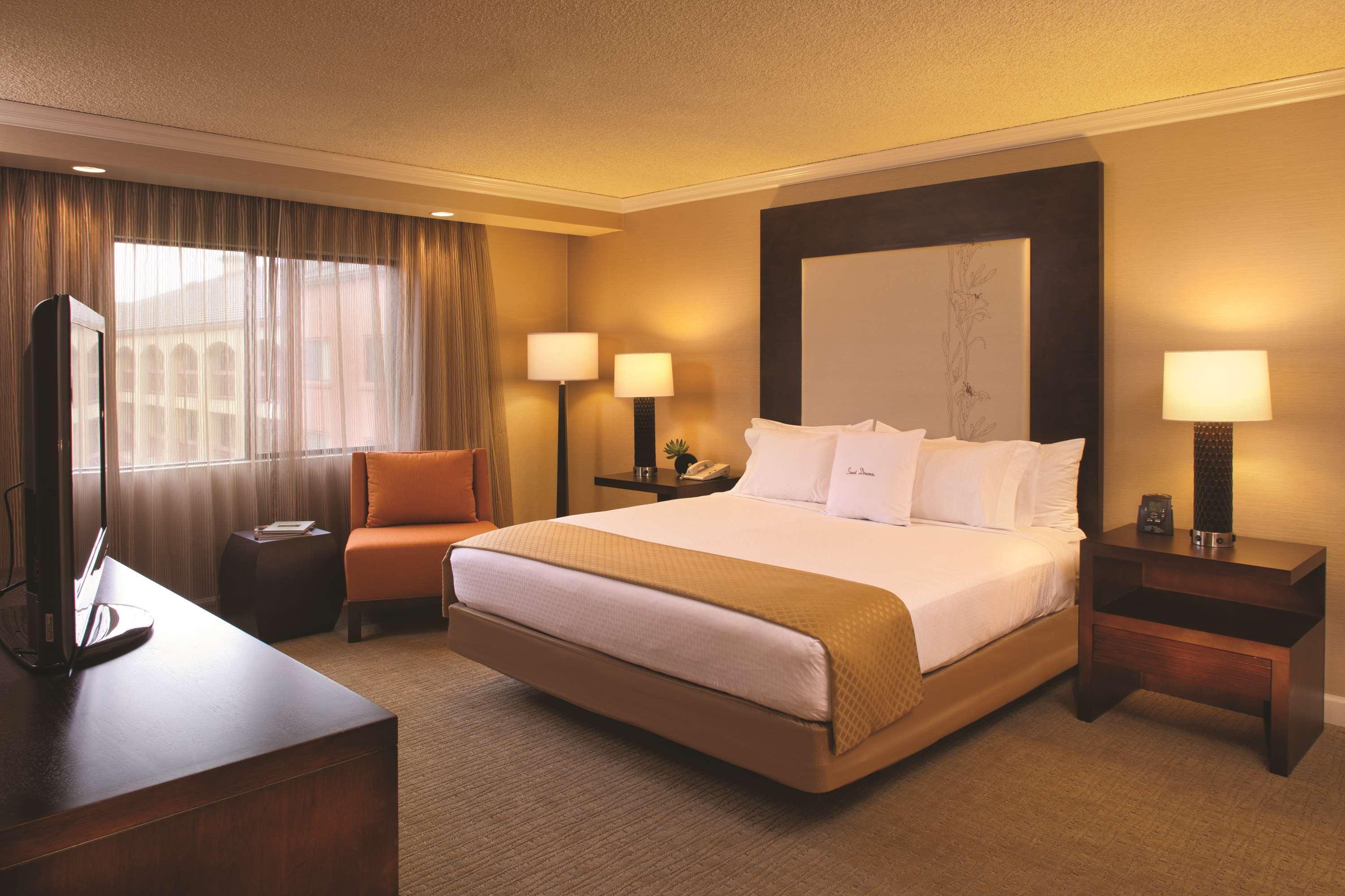 Doubletree By Hilton Sonoma Wine Country Hotel Rohnert Park Exterior photo