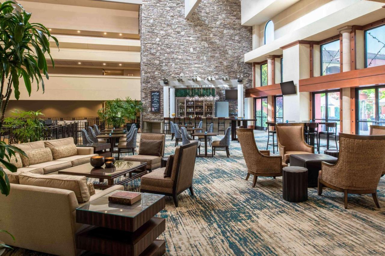 Doubletree By Hilton Sonoma Wine Country Hotel Rohnert Park Exterior photo