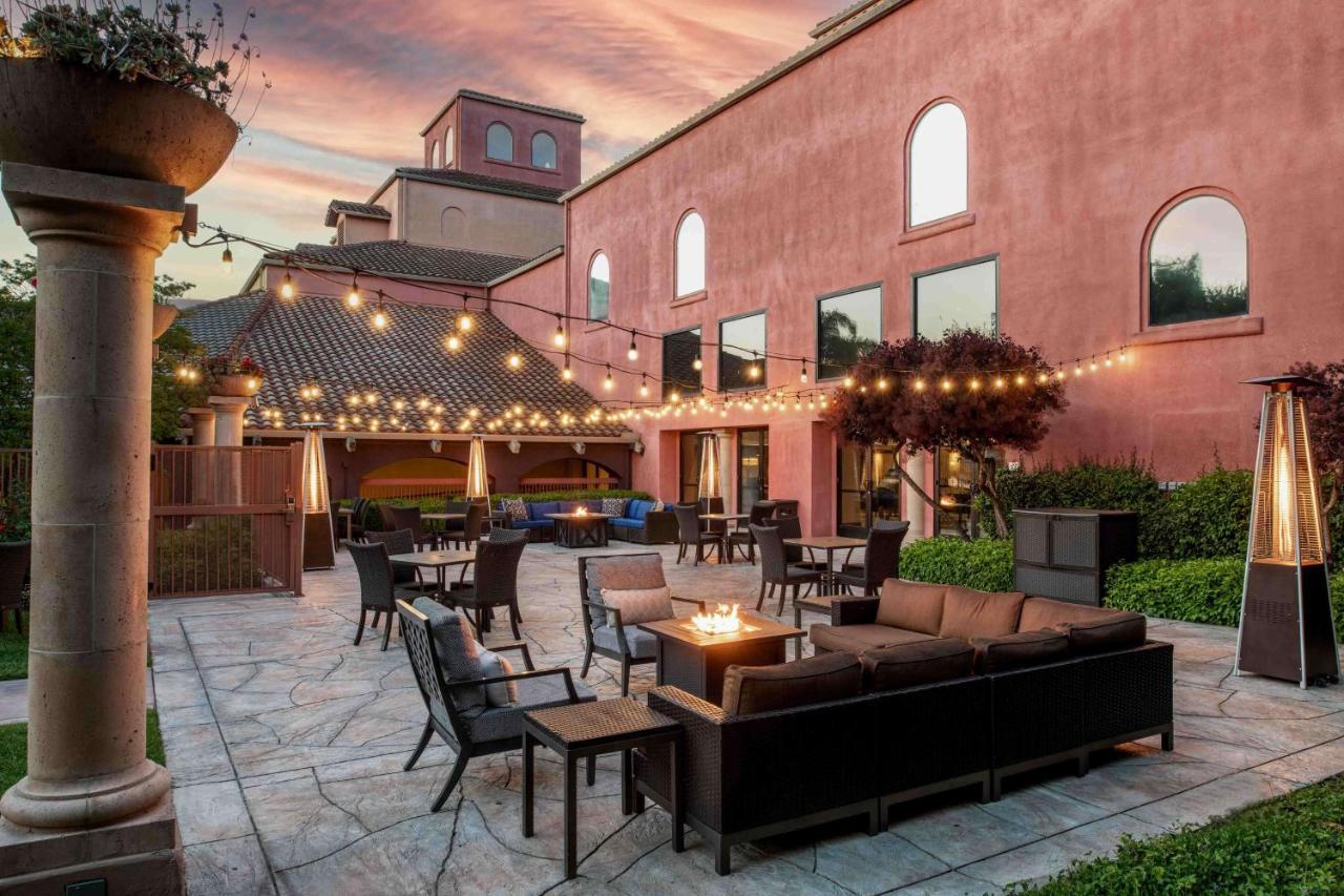 Doubletree By Hilton Sonoma Wine Country Hotel Rohnert Park Exterior photo
