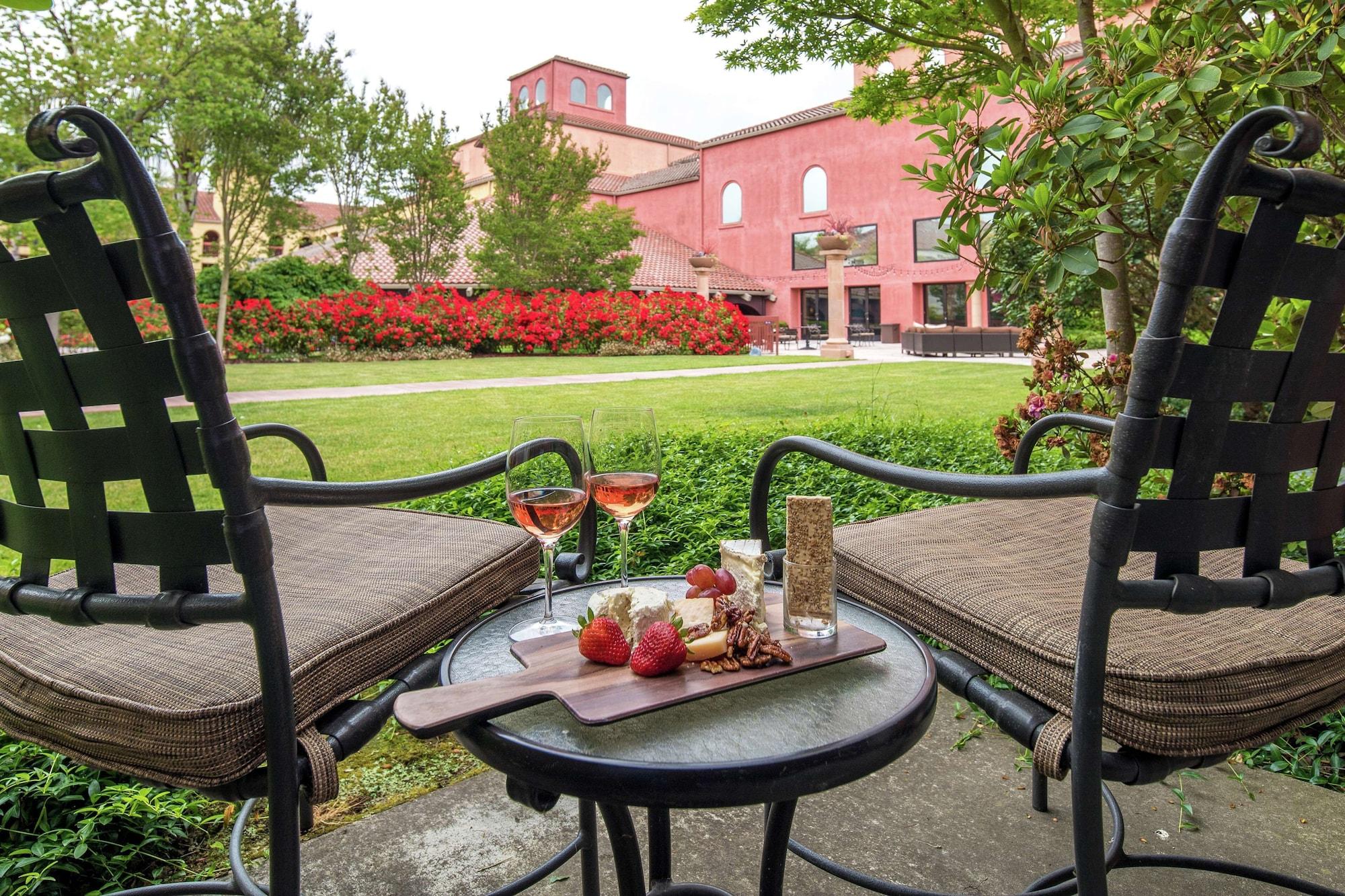 Doubletree By Hilton Sonoma Wine Country Hotel Rohnert Park Exterior photo