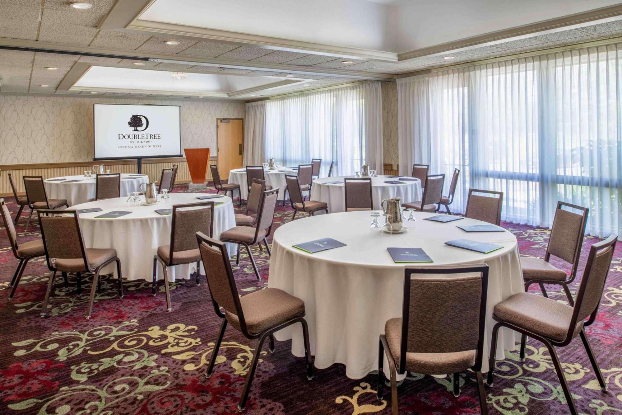 Doubletree By Hilton Sonoma Wine Country Hotel Rohnert Park Exterior photo