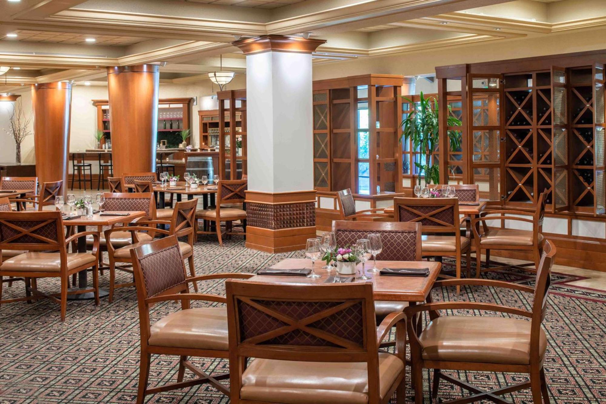 Doubletree By Hilton Sonoma Wine Country Hotel Rohnert Park Exterior photo