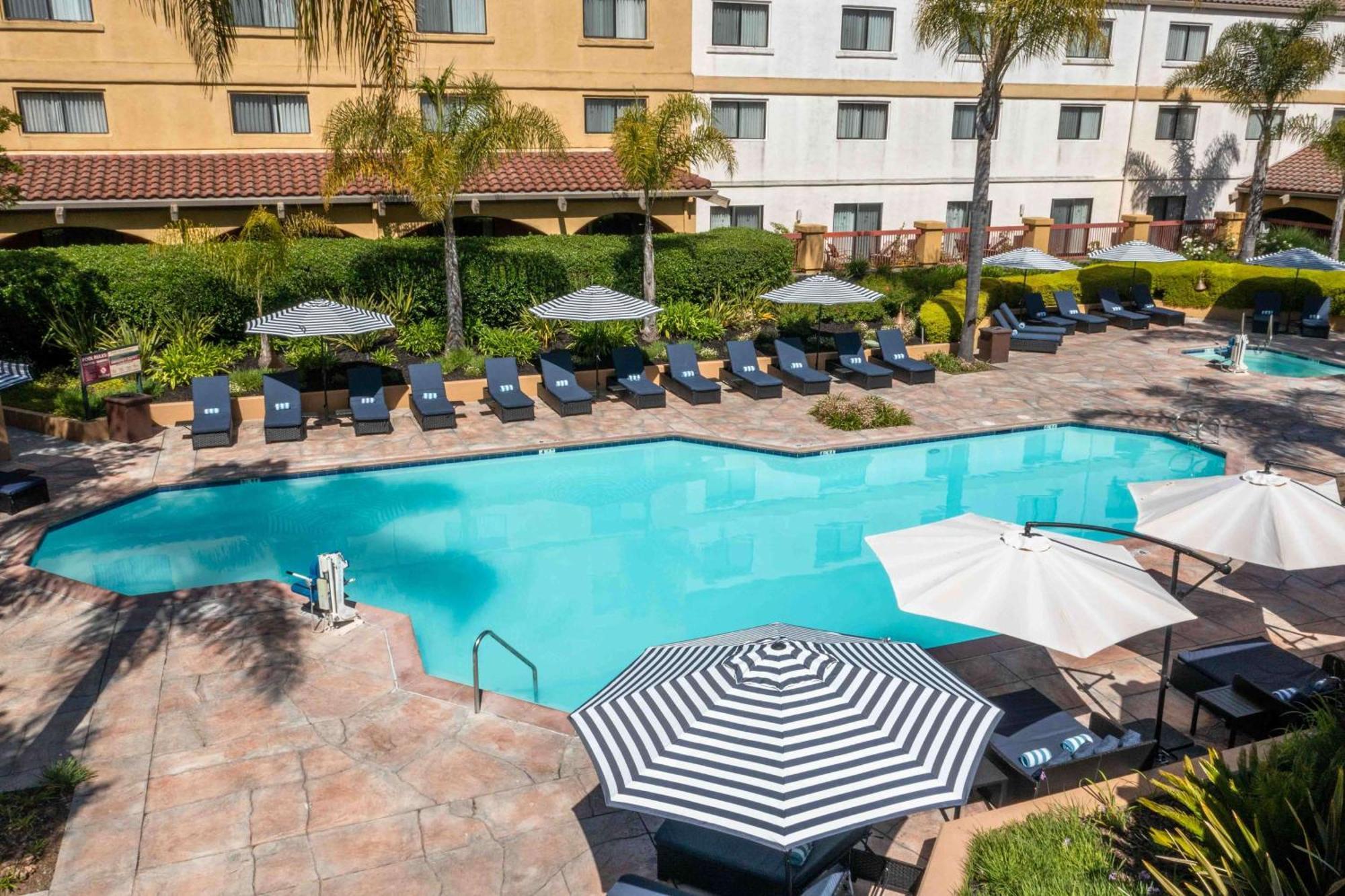 Doubletree By Hilton Sonoma Wine Country Hotel Rohnert Park Exterior photo