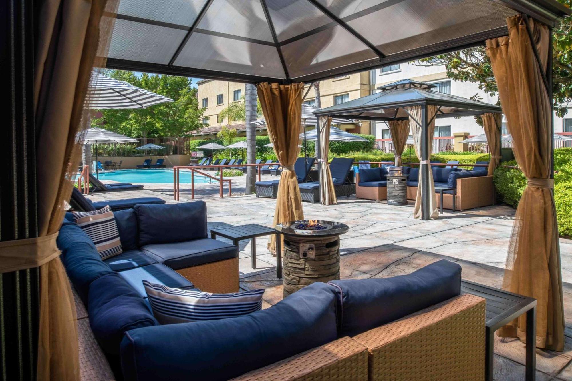 Doubletree By Hilton Sonoma Wine Country Hotel Rohnert Park Exterior photo