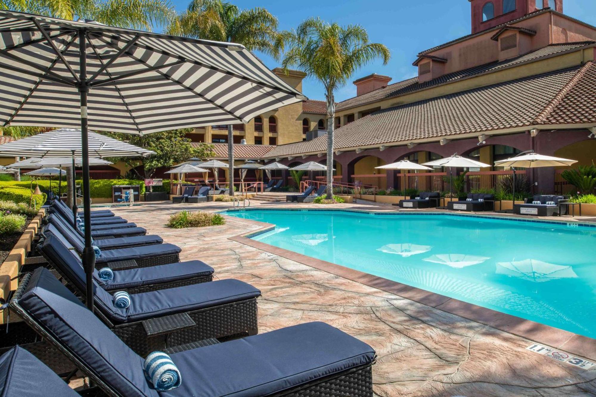 Doubletree By Hilton Sonoma Wine Country Hotel Rohnert Park Exterior photo