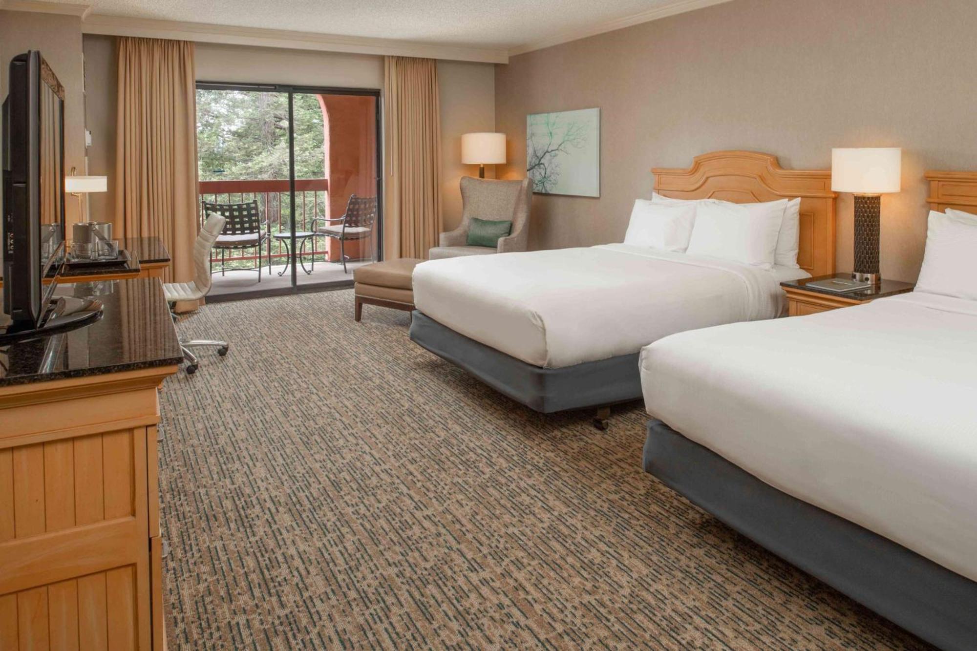 Doubletree By Hilton Sonoma Wine Country Hotel Rohnert Park Exterior photo